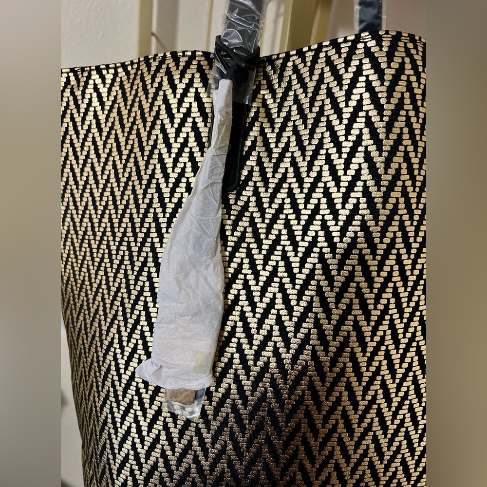 NWT Shiseido Black and Gold Geometric Tote Bag - Picture 2 of 9